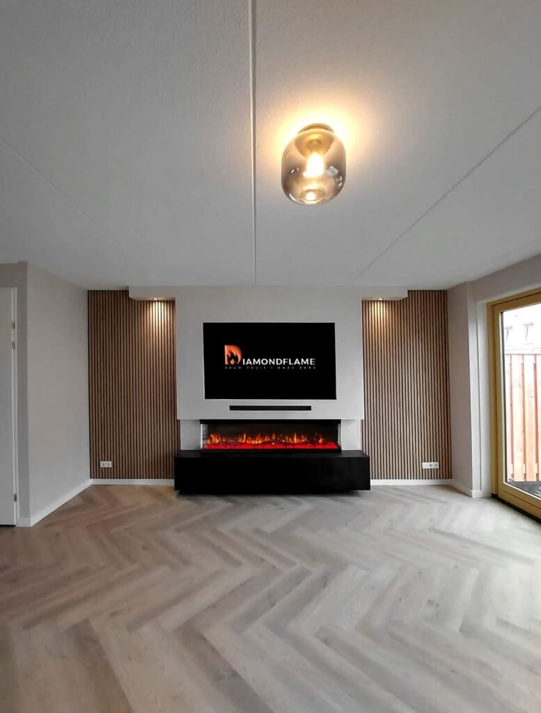 Cinewall met haard en visgraat vloer