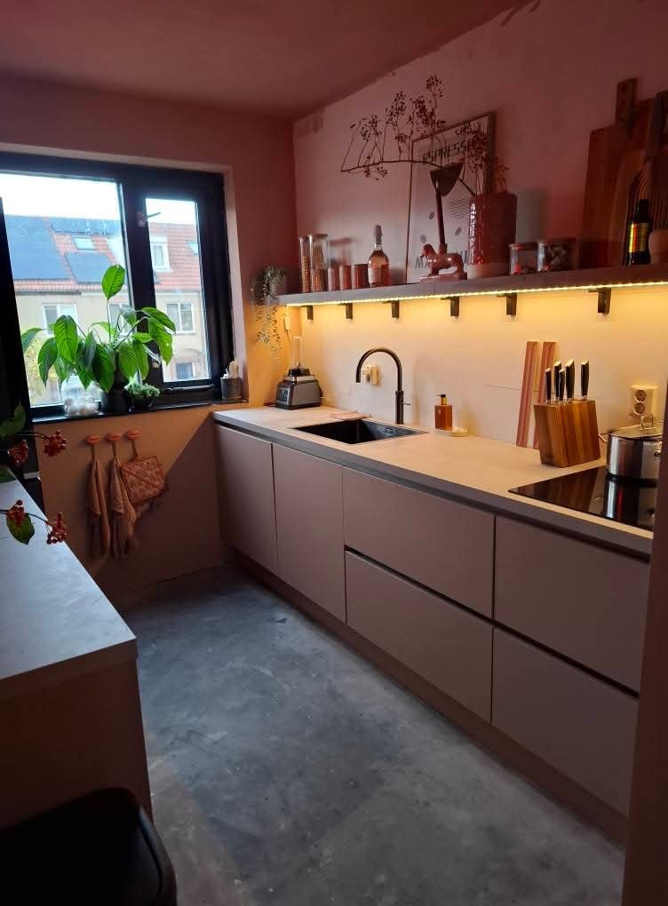 Greeploze roze keuken